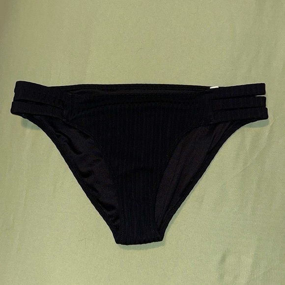 Women's Ribbed Strappy Side Cheeky Bikini Bottom - Shade & Shore Black M - Picture 1 of 6